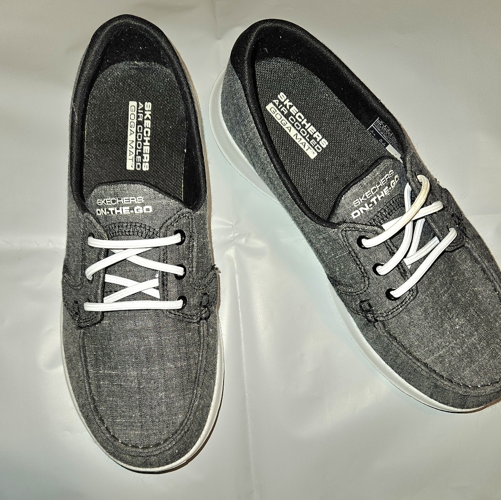 Skechers On The Go Womans Slip-on Shoes - Picture 3 of 8